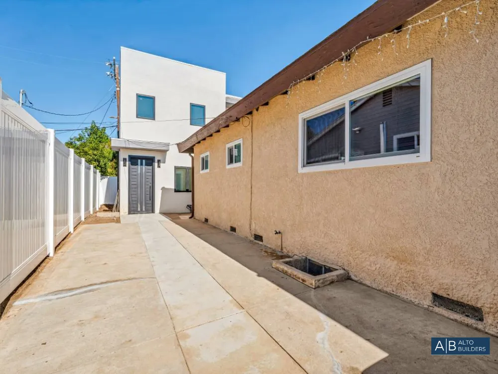 Alto Venice Modern ADU – Photo 15