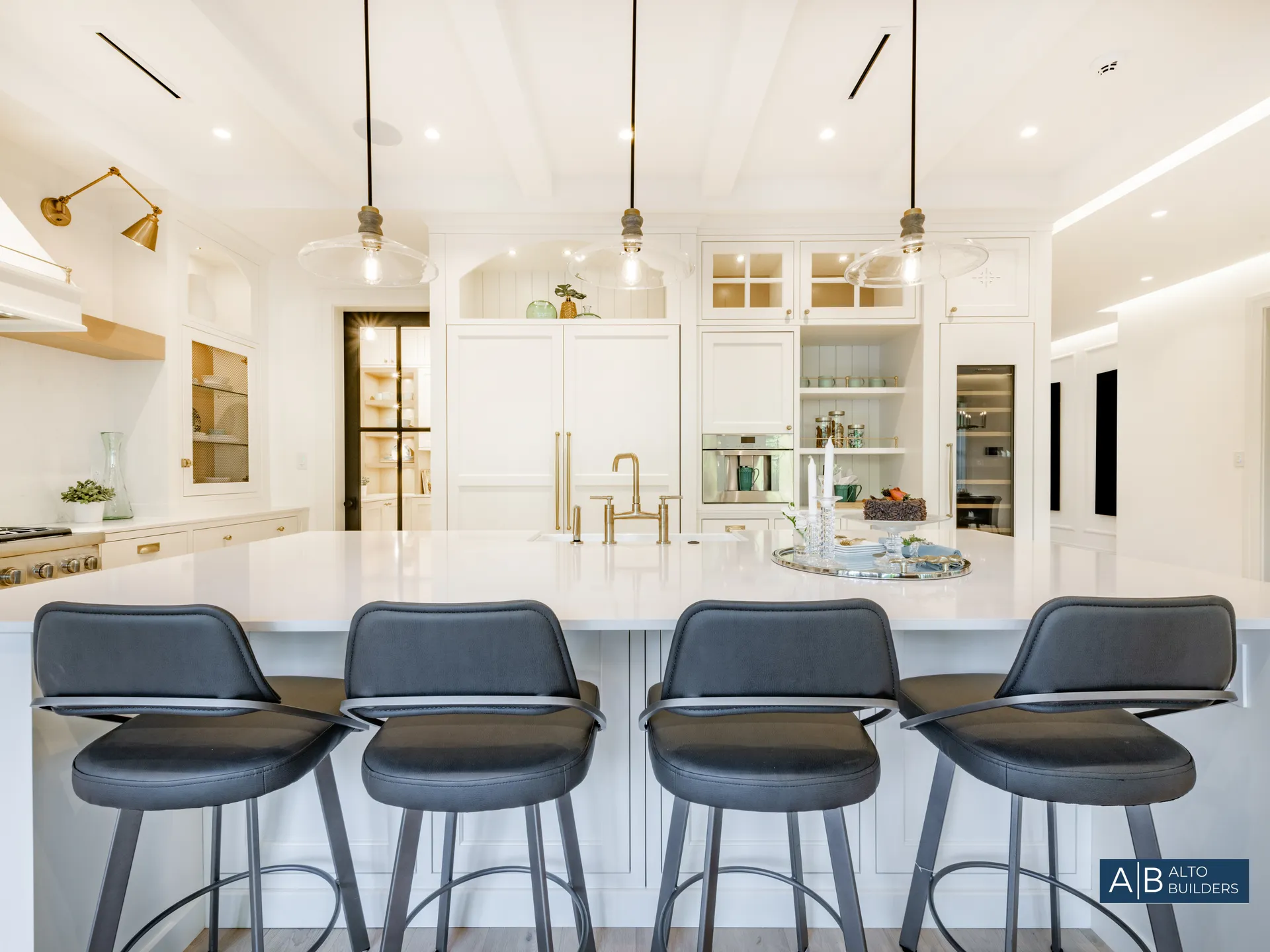 Brentwood Luxe Chef’s Kitchen & Scullery