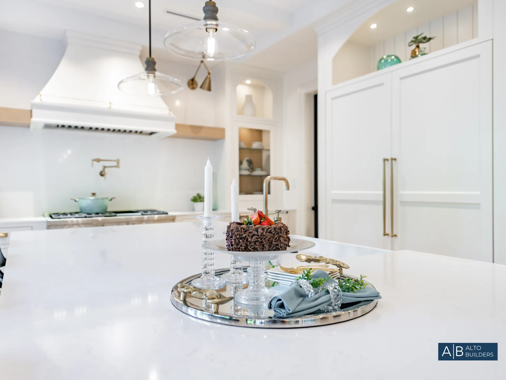 {{TITLE}} – Photo 2