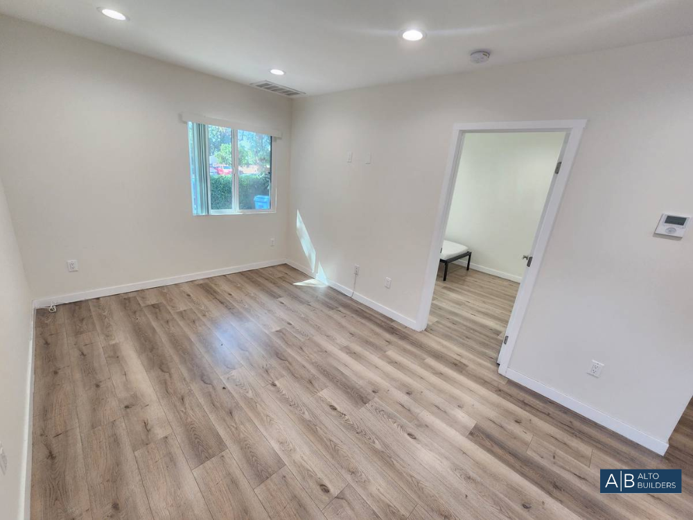 Lake Balboa Modern ADU – Modern Gate & Exterior