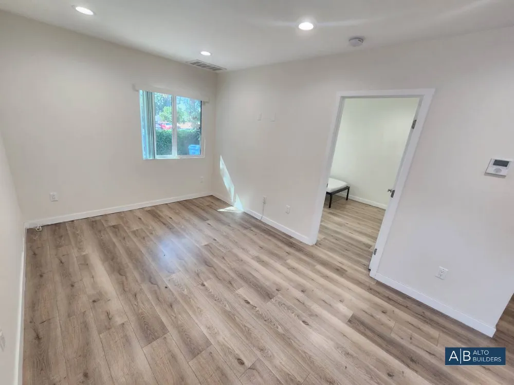 Lake Balboa Modern ADU – Modern Gate & Exterior