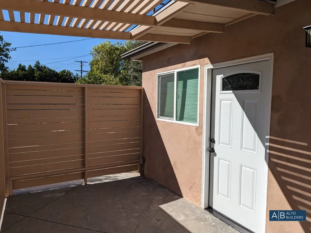 Sherman Oaks Compact ADU Conversion – Private Courtyard