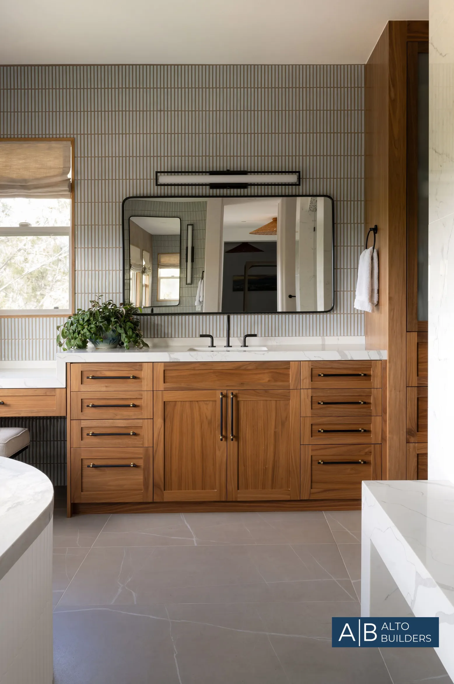 Valley View Eclectic Refresh – Indoor-Outdoor Connection to Pool Deck