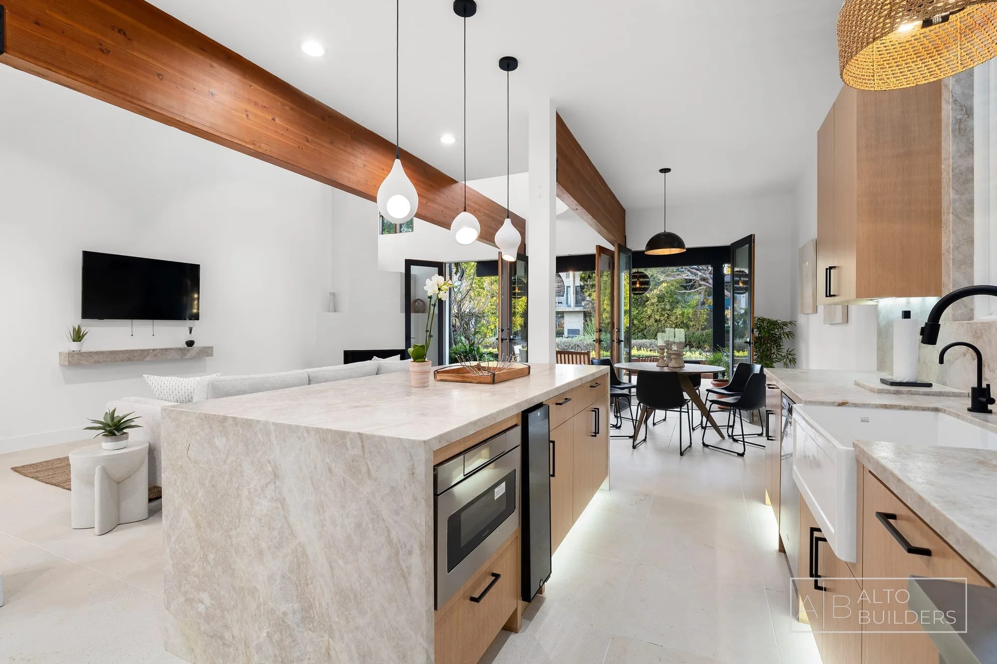 Venice Canal Residence - Photo 11