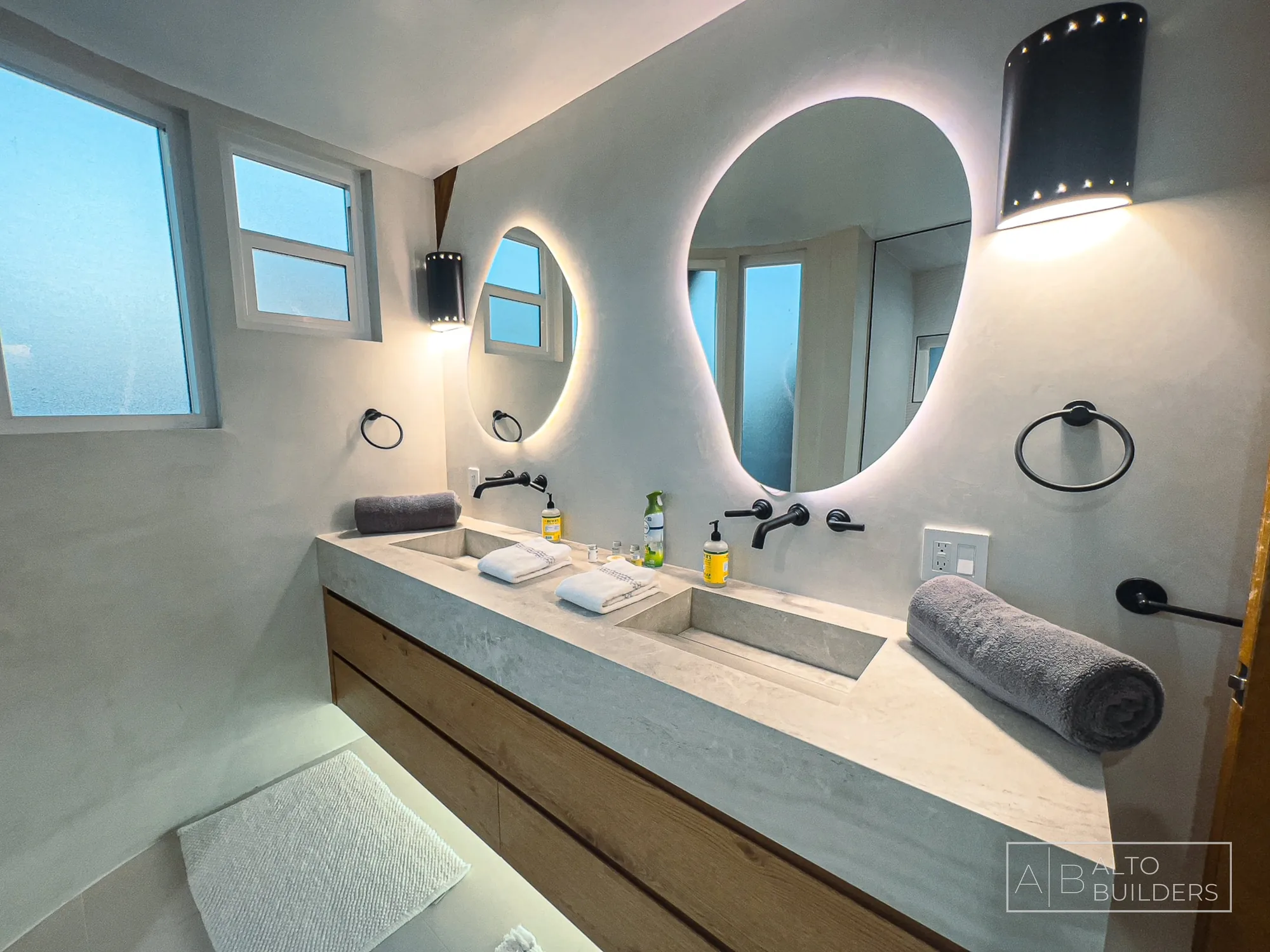 Venice Canal Residence - Photo 28