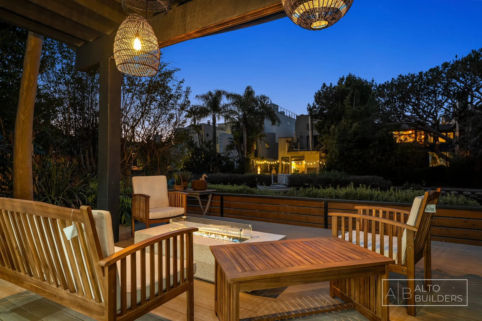 Venice Canal Residence - Photo 3
