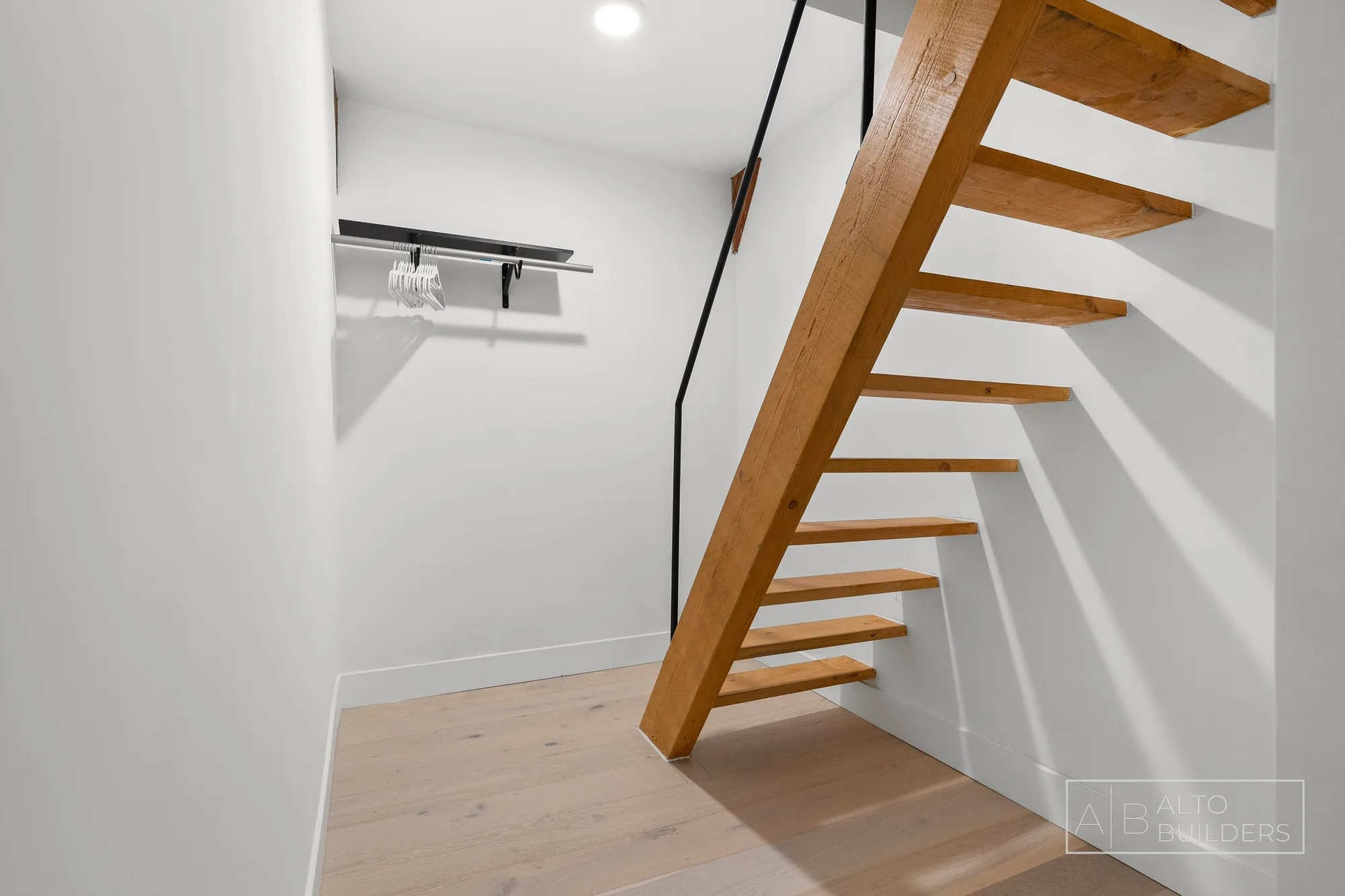 Venice Canal Residence - Photo 31