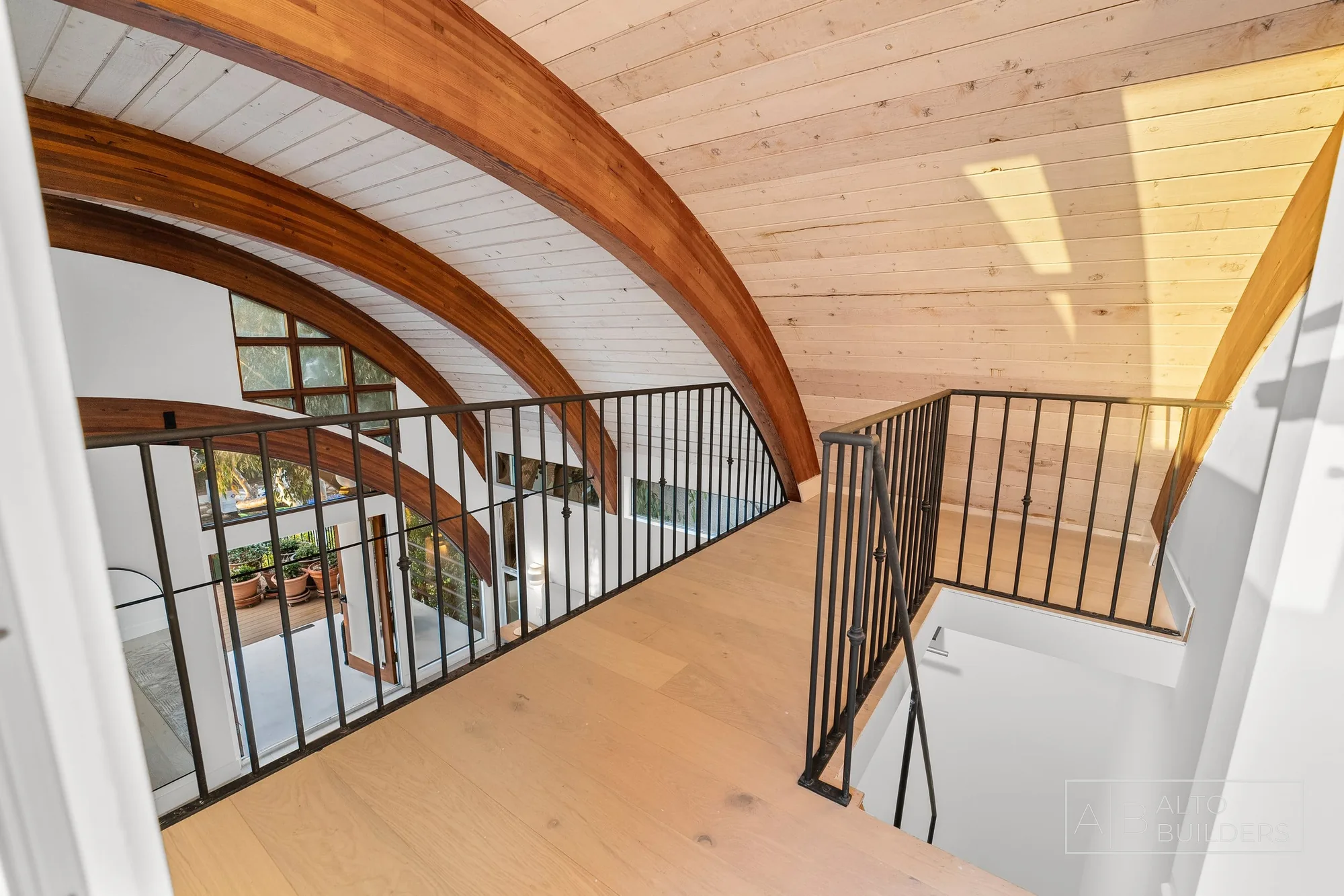 Venice Canal Residence - Photo 32