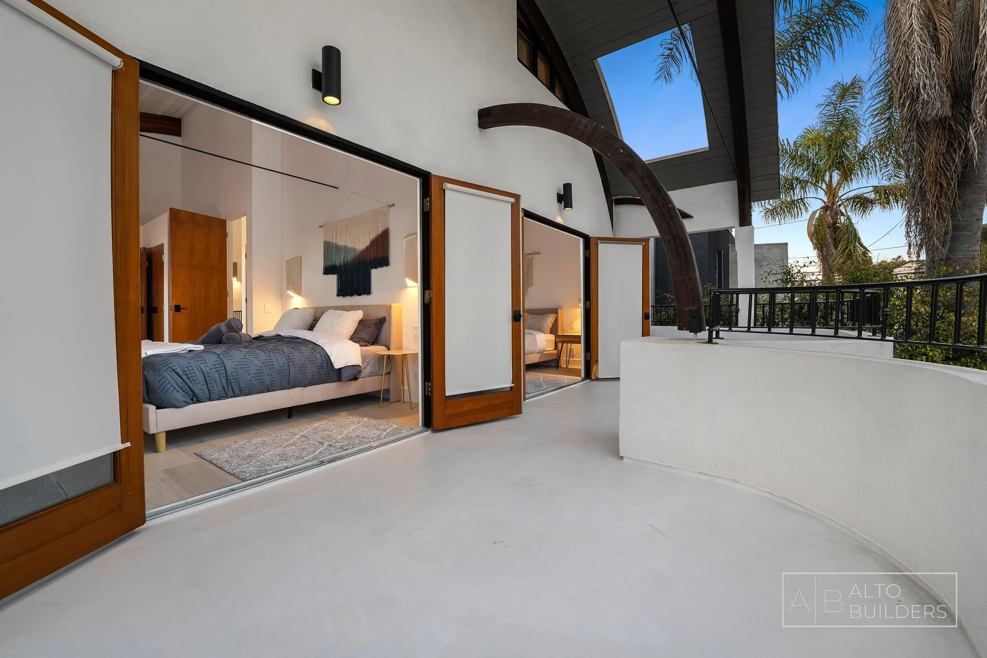 Venice Canal Residence - Photo 37